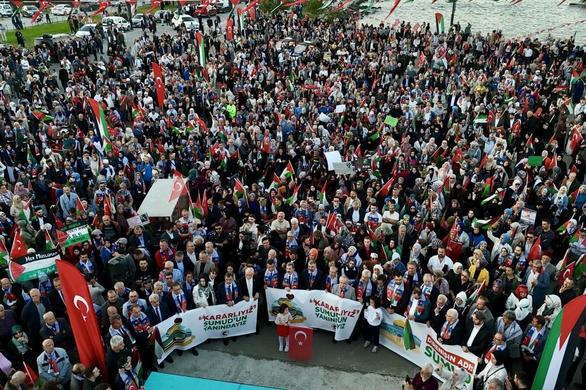 Sumud, İnsanlığın Vicdanının İttifakıdır, İnsanlığın Vicdanının Sesidir...

Soykırımcı Netanyahu'nun Gazze'deki barbarca saldırılarına karşı, Ülkemizin dört bir yanından yükselen bu  ses, zalime karşı mazlumların yanında olmanın sesidir.

Filistin yalnız değildir, Sumud Filosu
