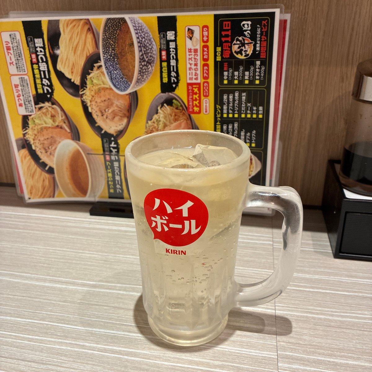 halbeer's tweet photo. 税込1000円程でひとりパーティー。しめはスープ割り https://t.co/xu7rouOpsU