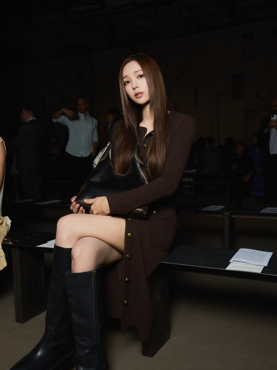 soobinms's tweet image. New York with Coach 🤎