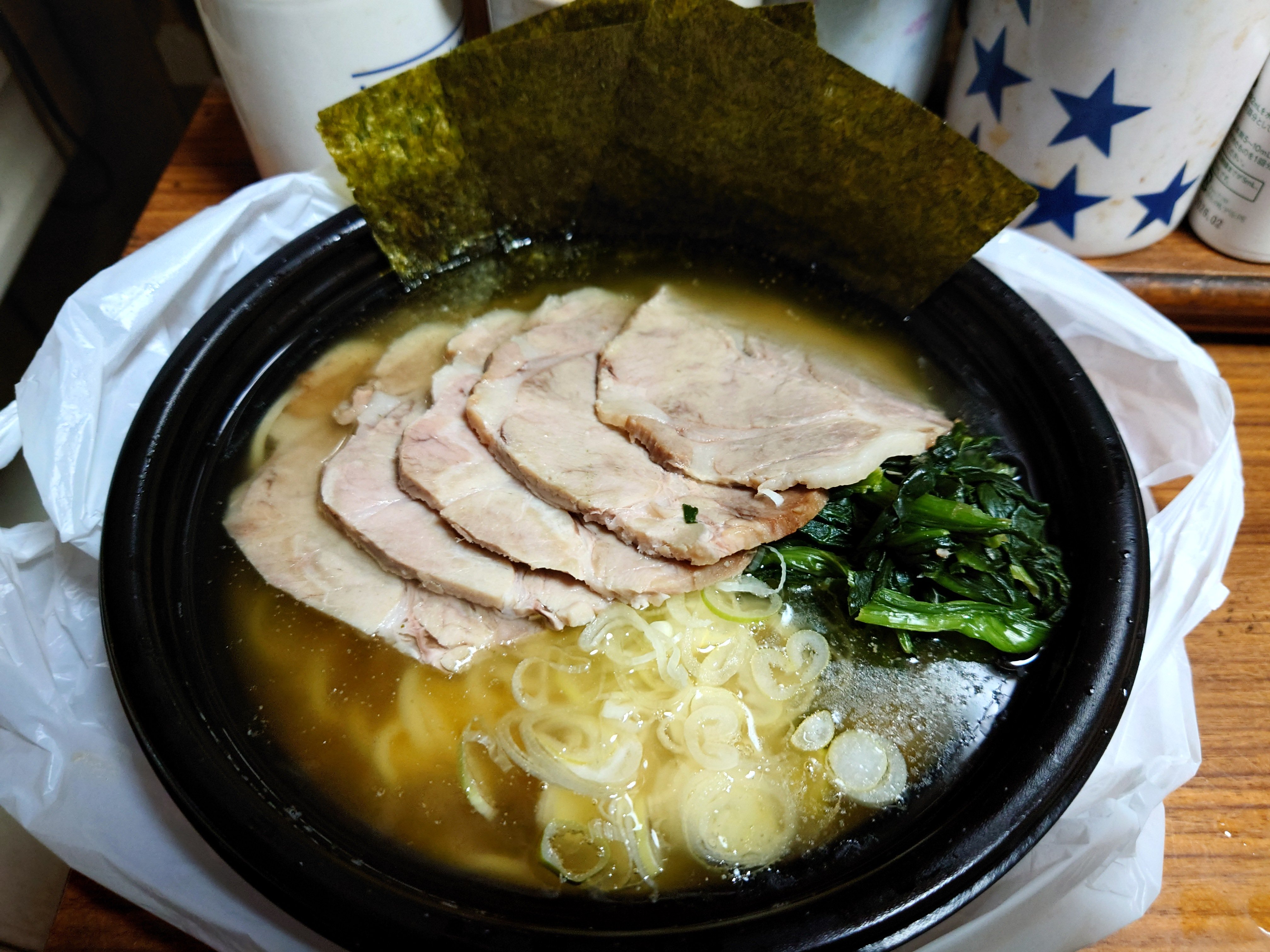 ラーメン 醤油スープ チャーシュー入り おじいちゃん on X: 