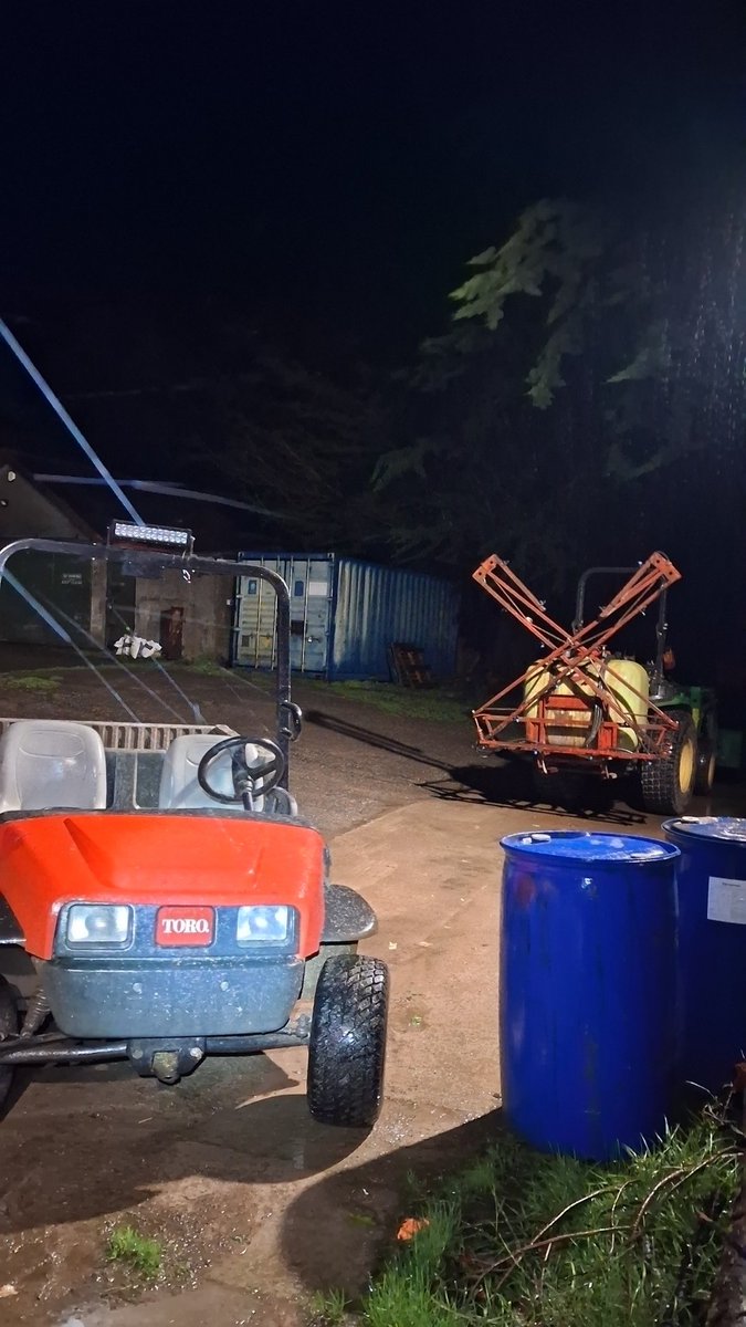 Early morning course check <a href="/banbridgegolf/">Banbridge Golf Club</a> to see the damage caused by #StormAmy 🌧🥶🍂🌀⛳️🚜