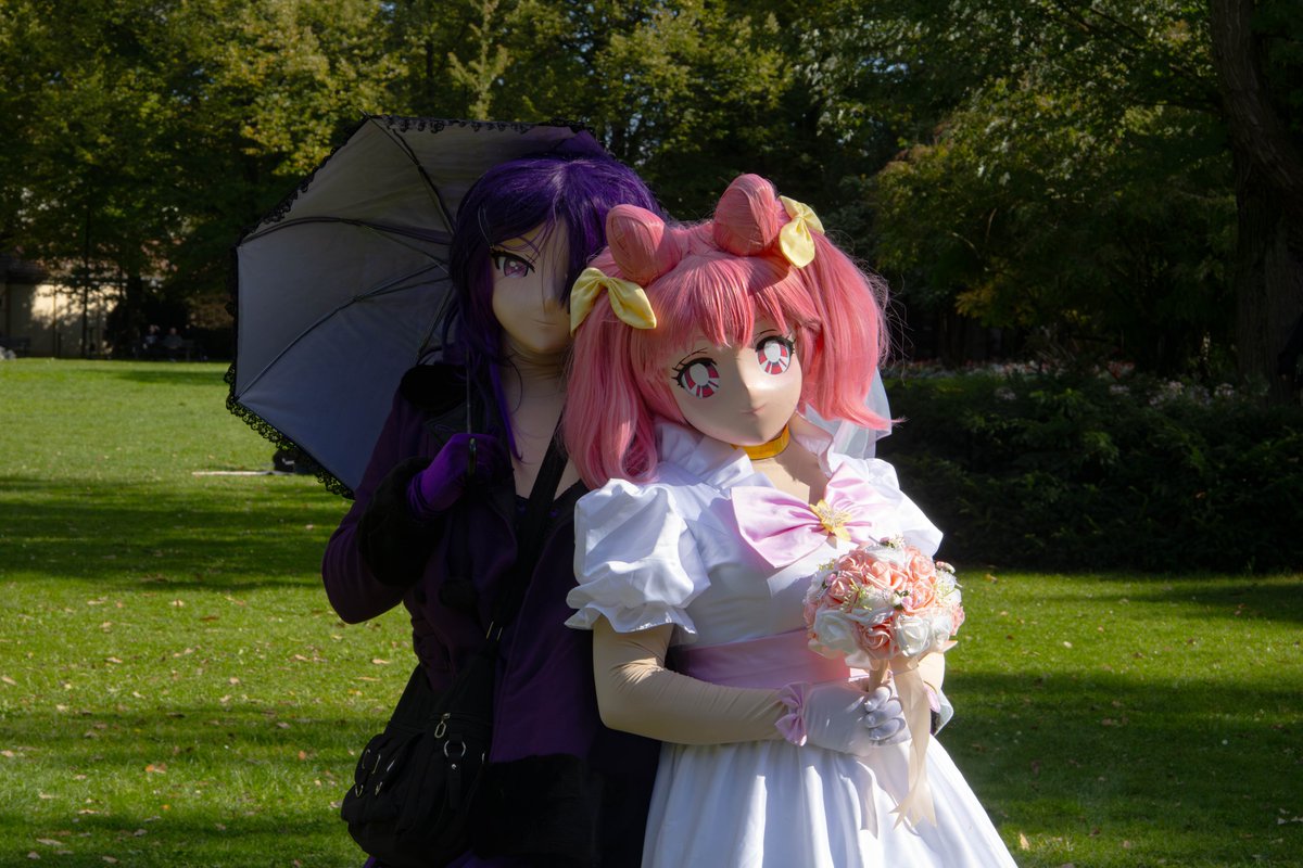 Sabine_Yukico's tweet photo. Sakura shows Chibi the parc
photo 10-2024 with Sakura by Mike at Stadthallengarten Kassel
#cosplay #animegao #ballgown #kassel #kigurumi #latesummer #peach #wedding https://t.co/BtkpBIijTq