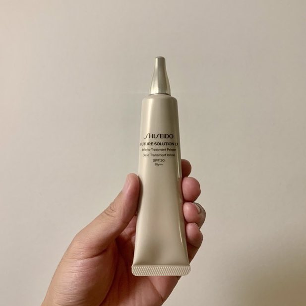 If you're looking for Shiseido products, compare them to department store brands. Future Solution's primer is easier to use than Credo's. It's a versatile primer that can be used💅