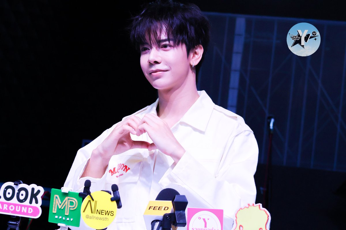 stary1up_picBN's tweet photo. “เบ้บ ธนทัต พรรณวิริยะกุล” 🎉 สัมภาษณ์สื่อในงาน BABII BASH CONCERT🎶🎤

TANATAT 27th BIRTHDAY PARTY
#BabiibashConcert
#BabiiBashGAMEON
#babiibabe
#idolfactoryTH https://t.co/txx2SWXzvo