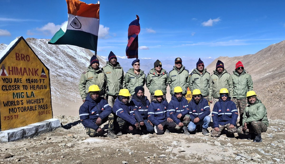 anishsingh21's tweet image. #BRO creates history again!

It breaks its own record of constructing the world’s highest motorable road. 

Now it has built at Mig La Pass (19,400 ft) in #Ladakh. 

Prior to this, the motorable road at Umling La (19,024 ft) was the highest one, which is also recorded in the…