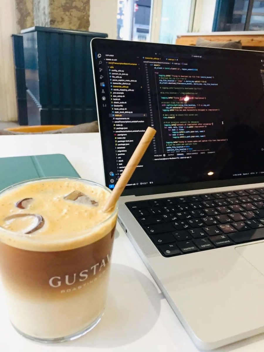 CodeRitual304's tweet image. In Flutter, everything is a widget. 🧱
Widgets are the building blocks of any Flutter app. From layout structures like rows and columns to UI elements like buttons and text — it all starts with a widget.

There are two main types:

StatelessWidget: UI that doesn’t change.…