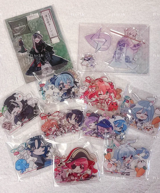 ホロクルに持ってく子たち届いた～!! 透明感増し増しで可愛いな～⸜(◍'˘`◍)⸝ アクキーね、想像してたよりひと回りくらいおっきい いっぱいお迎えされたらいいなぁ～⸜(◍'˘`◍)⸝