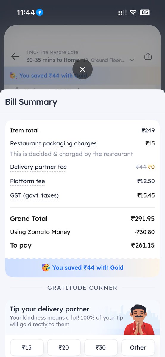 rajat_namespace's tweet image. For the same restaurant and SKU items, Zomato charges ₹15 as a packaging fee, while Swiggy charges more than double.

Why is there such a significant difference in the fee? 🤔
#swiggy
#Zomato