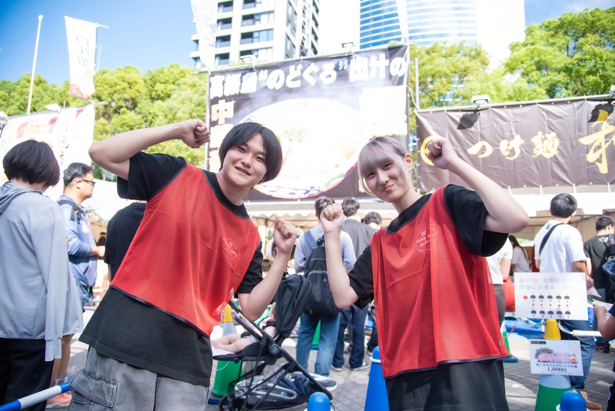 N_VisualArts's tweet photo. 9/26〜10/1メ〜テレラーメンフェスwith SUSURUTV.（@me_tele_ramenfes ）に音響学科の学生が会場スタッフでお手伝いをさせていただきました🍜今年もありがとうございましたー！！！#susuruラーメンフェス名古屋 #susuru_tv #ラーメン https://t.co/CZ3VHogdCa
