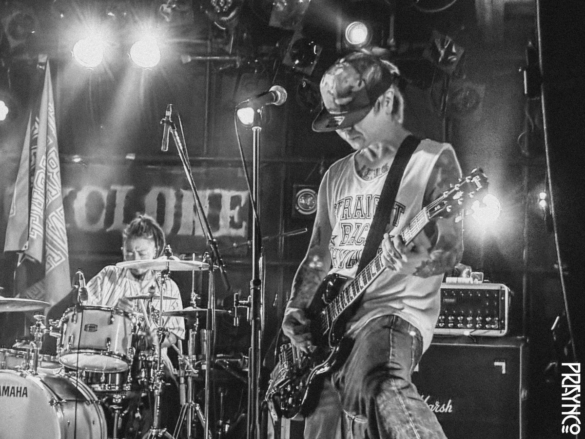 praynco's tweet photo. 愛するギタリスト 愛するドラマー
@sucksmen @kojimasa
#masasucks #Masack https://t.co/RewMoirATQ