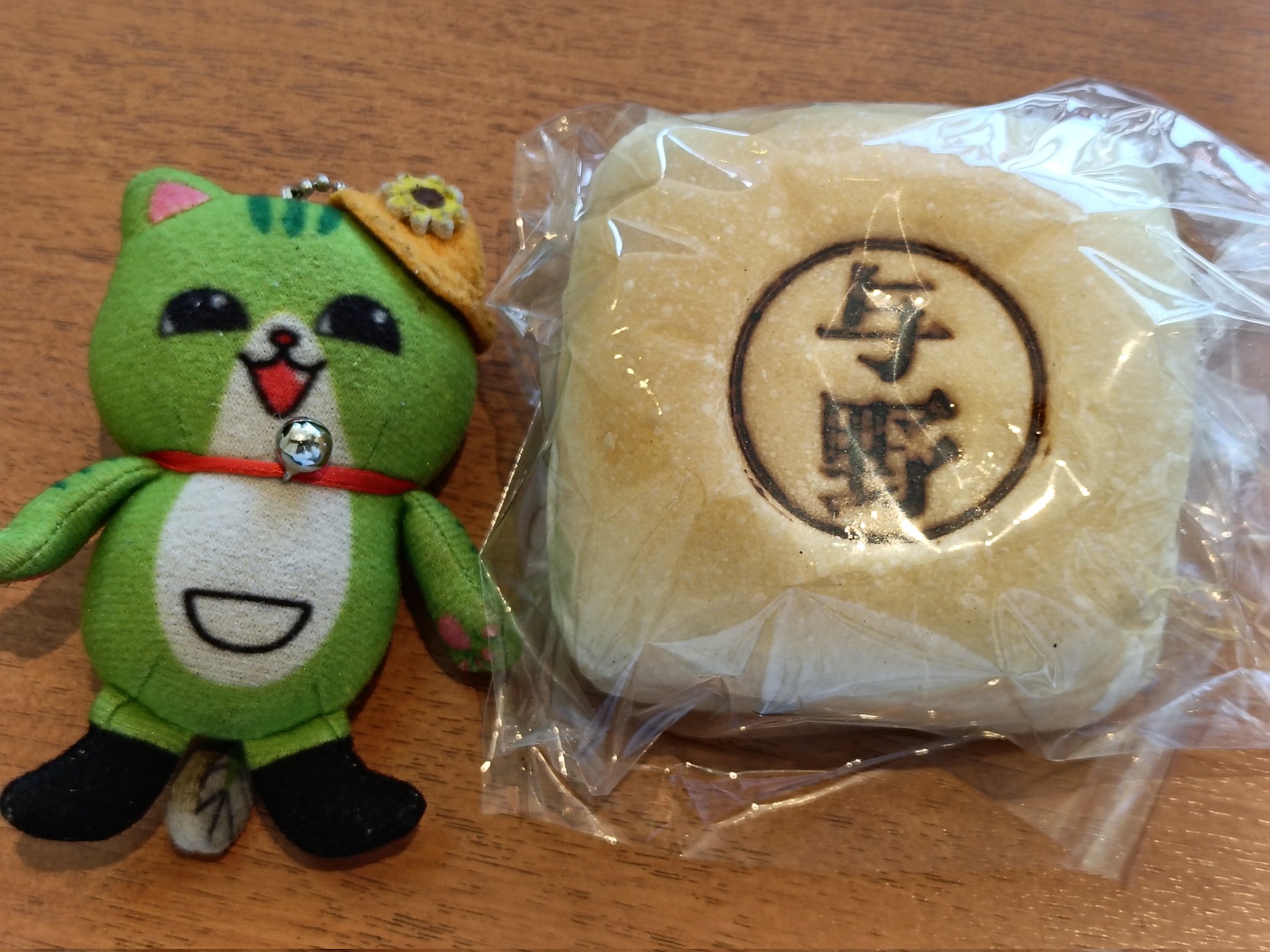 やわらかひよこ？くん　ペンギンさん　とらねこくん　ushihito　スクイーズ ねこのぶーちゃん スクイーズ(トラちゃん)/高橋きの – クレコ