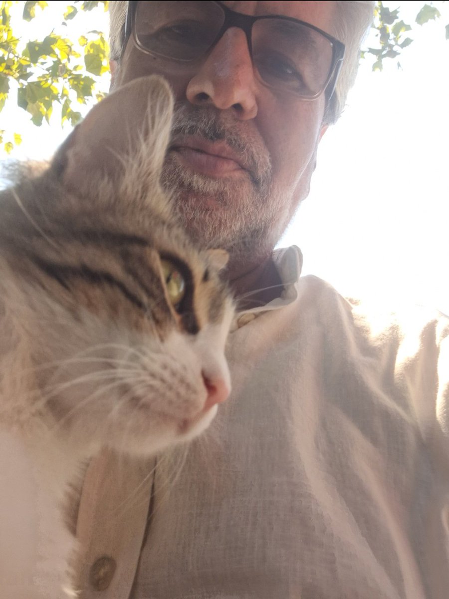 4 Ekim Hayvanları Koruma Gününü kutlamıyoruz.

En yakınımızdakinden kutuplardakine, koruyandan besleyene, bütün hayvanlara ihanet etmiş bir türüz.

Hepimiz suçluyuz!