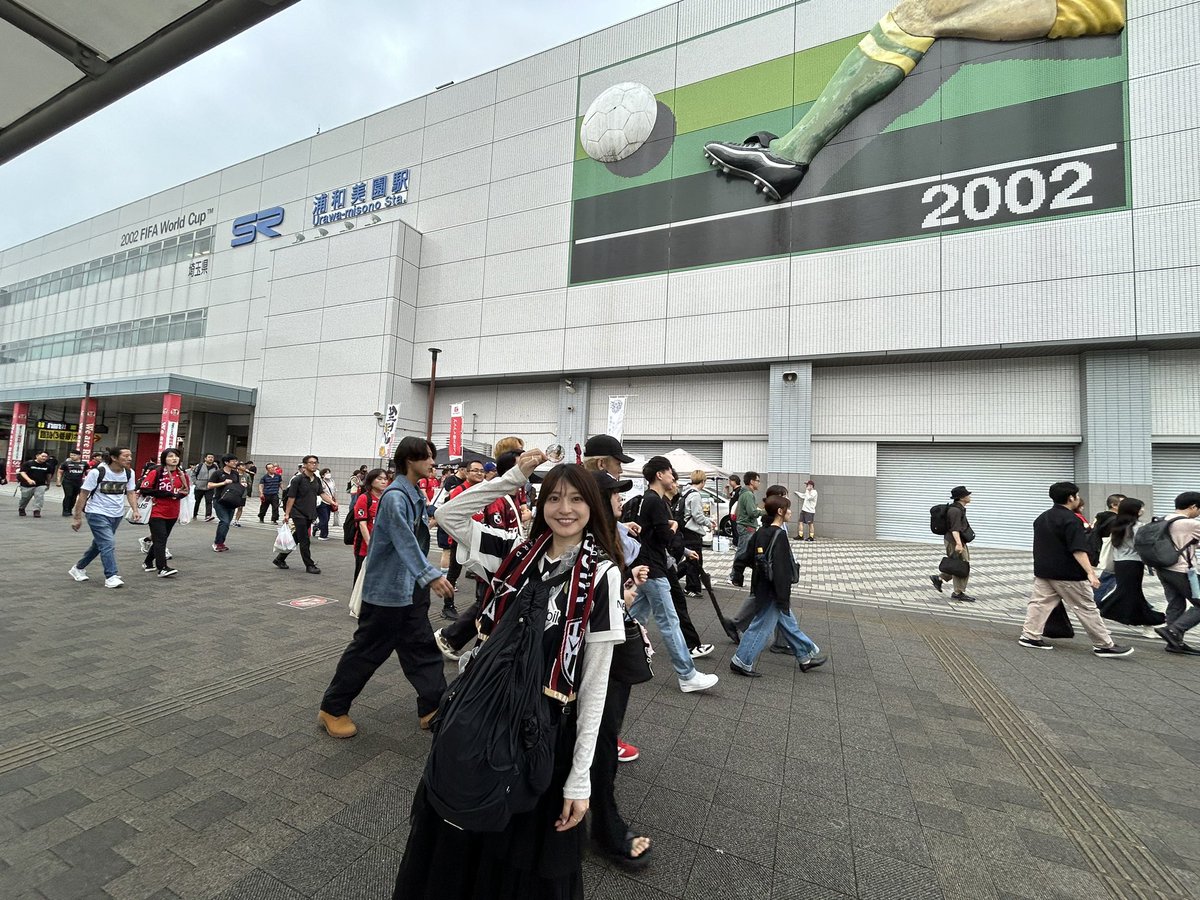 gogo_vissel558's tweet image. 埼玉スタジアム2002の最寄り駅
「浦和美園駅」に到着❗️

さぁスタジアムまで歩きますよー🚶

見かけたらぜひ声をかけてください🗣️
アウェイツアー限定ステッカーをプレゼントしますよ〜🎁
#PinnARとトモニアウェイ観戦ツアー
#浦和神戸 #ミックウェア 
#ヴィッセル神戸 #ラジオ関西
