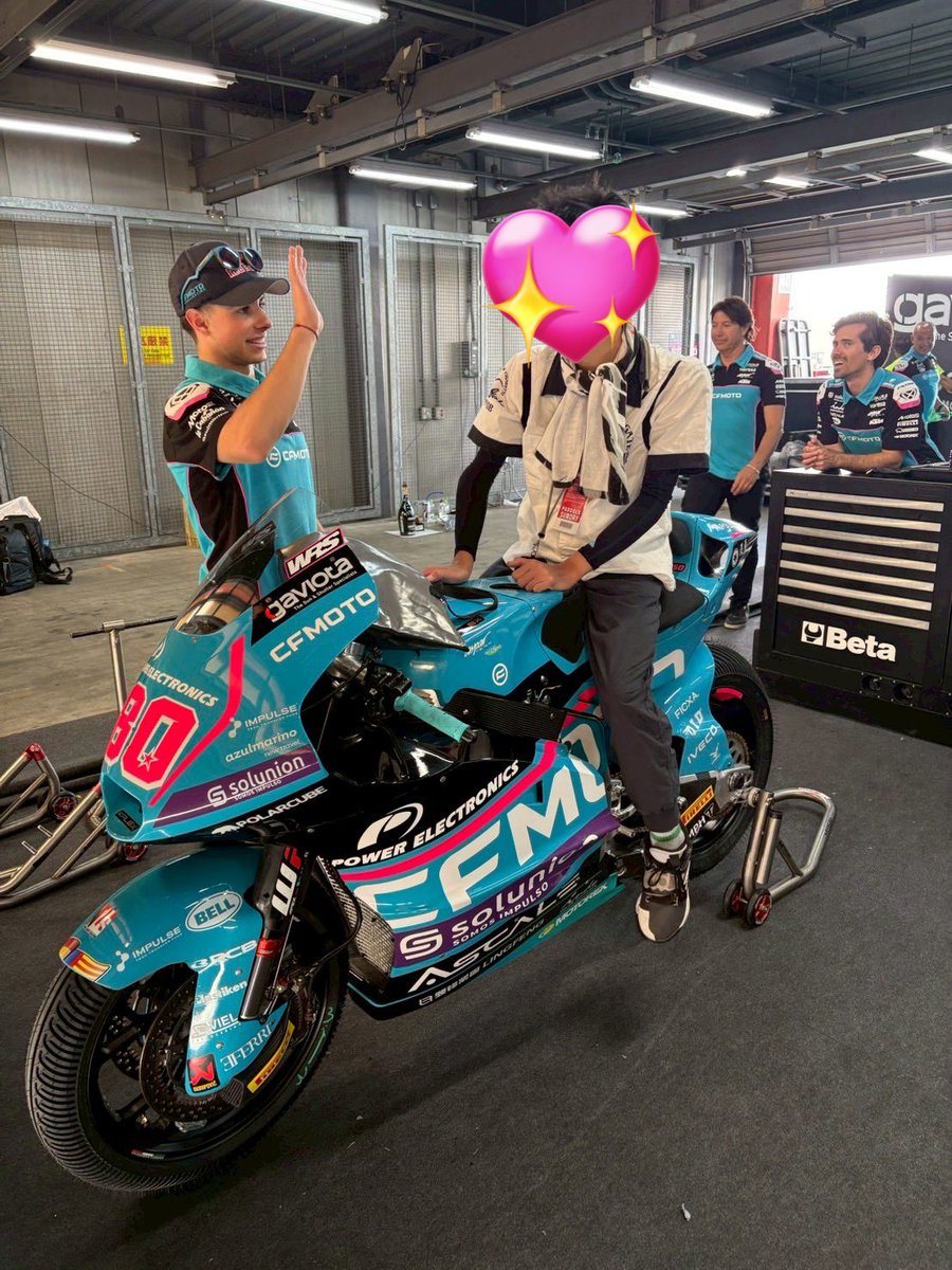 1c0b2k1's tweet photo. ダビアロ君おしい!
だが本番に期待!
すっっっっごく優しくて良い人なのでどうか報われておくれ🥺
#ダビドアロンソ
#DA80
#ASPAR
#motoGP https://t.co/4Y6Jnv3eBV