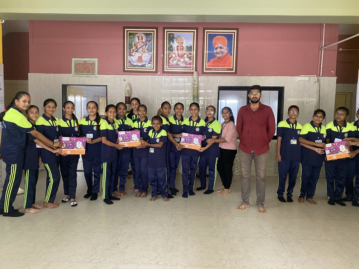 IPLAB_PORBANDAR's tweet photo. #IPlabporbandar Started the journey with exciting boost.
Quantum kit sparked a great curiosity among the students and enjoyed the new path of science. They are ready for the new chapter ahead . @narottamsahoo @pavitshah @Punam_Bhargava @InfoGujcost https://t.co/tVXF6QNtry