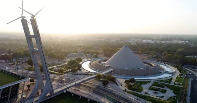 OurNewIndia's tweet image. 🚧 Gandhinagar Projects:

•🏗️ Urban overhaul ₹2,548 Cr
•🚇 Metro expansion
•🌳 Parks &amp;amp; green spaces
•🏢 Business hubs (Infocity &amp;amp; GIFT City)
•🏘️ New residential projects
•🏞️ Sabarmati riverfront development

#Gandhinagar #UrbanDevelopment