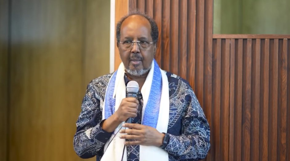 MediaMustaqbal's tweet image. President @HassanSMohamud #defends Demolition of #illegal structures in #Mogadishu. ➡️shorturl.at/It1ZH