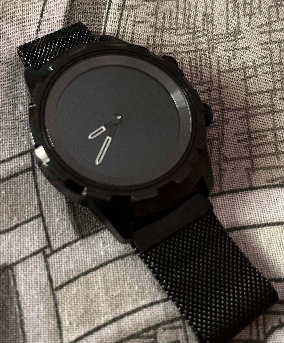 Saahill77's tweet photo. Paid ₹10,000 for a Titan Smart Watch. Titan killed the official app → watch is now useless. They offer only 20% exchange. This isn’t service, it’s a scam. @titanwatches – do you really think your customers are this dumb?#ShameOnTitan
@titanwatches @jagograhakjago @PiyushGoyal https://t.co/UPtrRVufE2