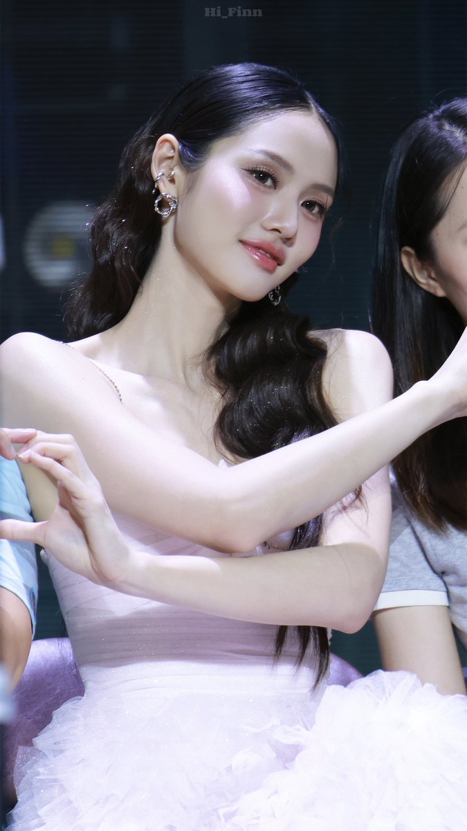 finn_ksg's tweet image. Princess in pink💗

LOOKMHEE NANNING 2NDFM

#LMFanmeetingInNanning 
#LMlookmhee 
#ลูกหมีซอนญ่า #LMSY