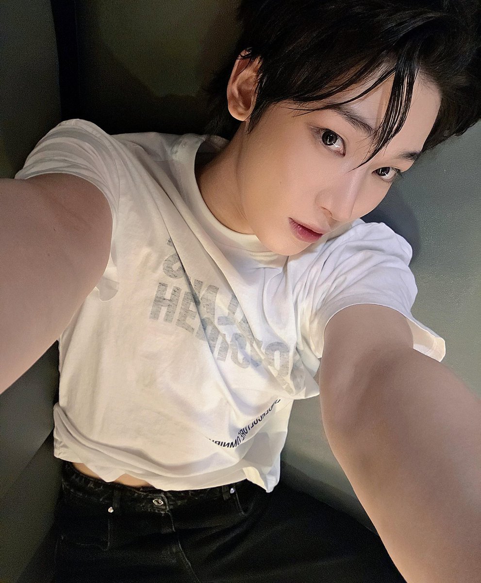 smh990101's tweet photo. ...........안 그럴게요 https://t.co/642fdOWqzU