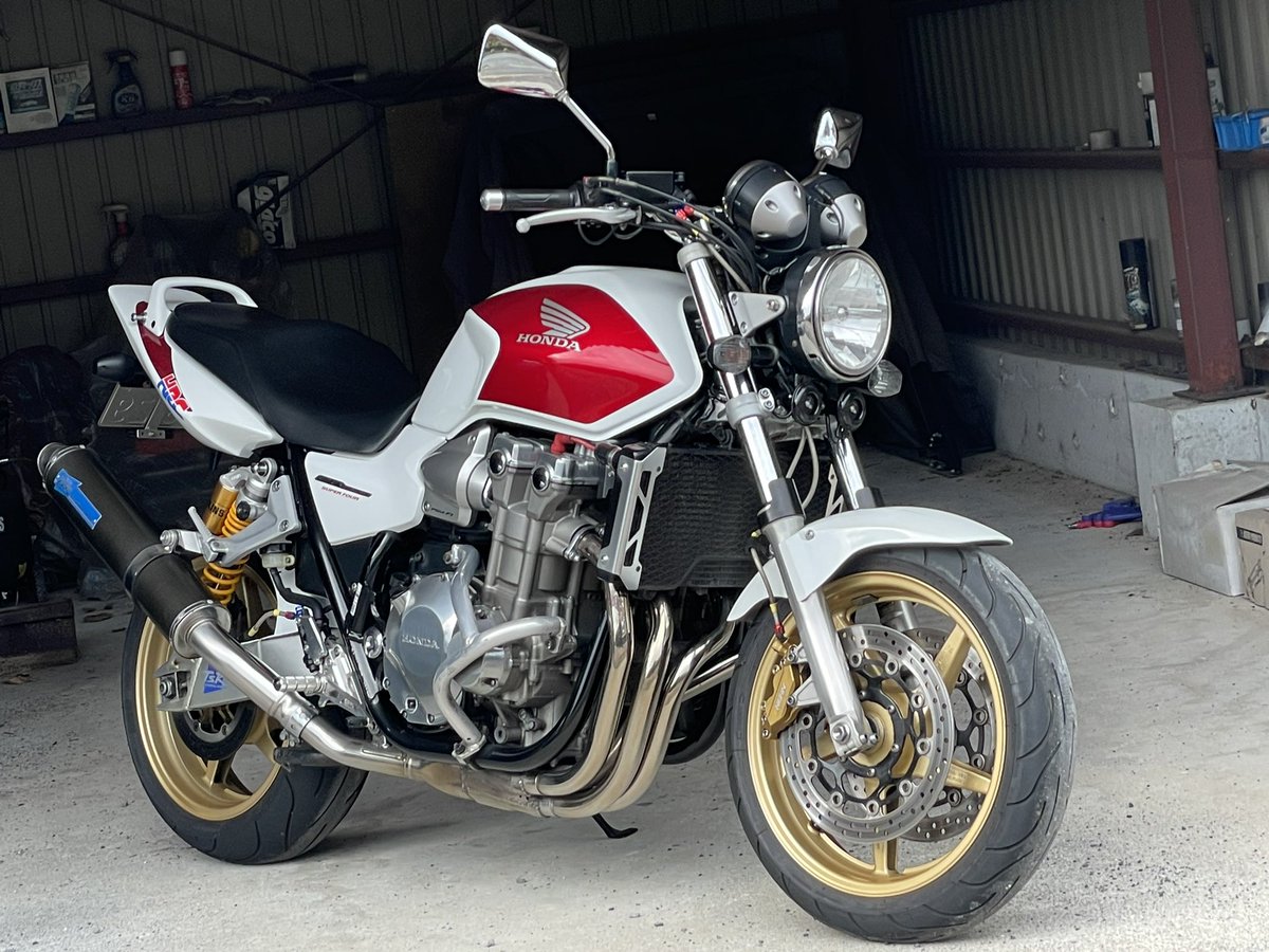 プチカスタムしてみました。
どこだかわかりますか？
#CB1300SF
#プチカスタム
#これで干渉しない
#もっと早く気付けば良かった