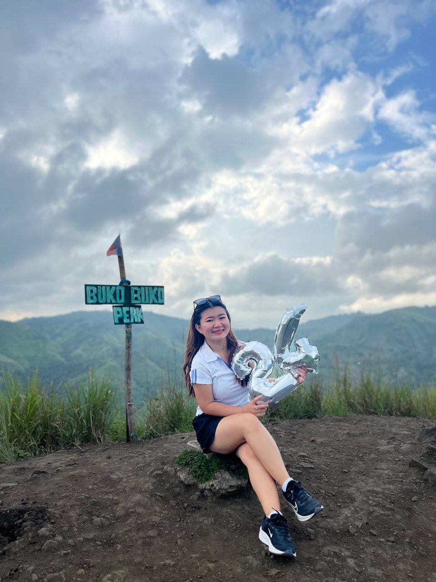 JoanLegadaaa's tweet photo. hbd https://t.co/81oH7wdHwt