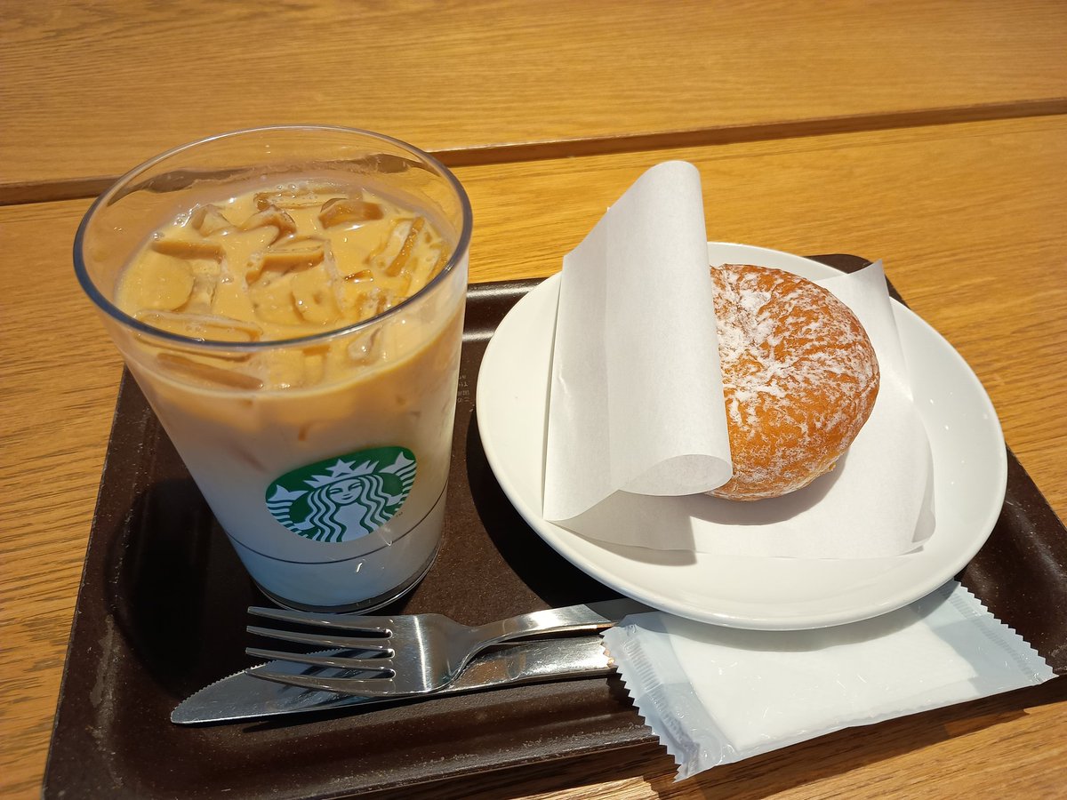 maru_study_oO's tweet photo. ギフトカードもらったので、おやつ食べに行ってきた🏃久しぶりにゆっくりノートへの書き出し作業を行えて満足☺️ https://t.co/yUgh37d6pY