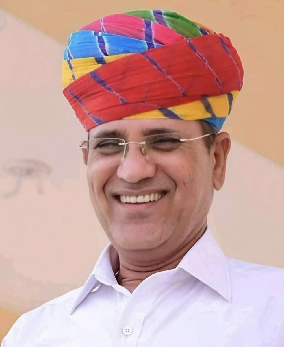 राजस्थान की राजनीति के एक युग का दुखद अंत
रामेश्वर डूडी राजस्थान का नेतृत्व करने की क्षमता रखते थे लेकिन पहले वे राजनीति के क्रूर हाथों का शिकार हो गए और फिर नियति के क्रूर हाथों ने उन्हें हमसे छीन लिया।

शत शत नमन 
विनम्र श्रद्धांजलि