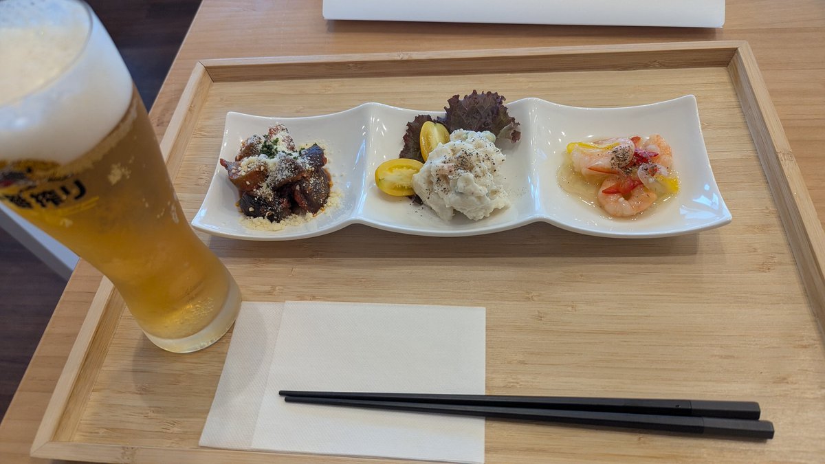 OnNsr's tweet photo. 軽くご飯たべときまーす🍺
#BESTKITCHEN https://t.co/9cKpJmlaUa