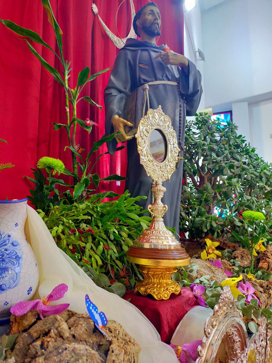 Celebramos la solemnidad de san Francisco en la iglesia de LA BEATA a las 19:00, por estar celebrando el 25 aniversario de la H. del Divino Perdón. La Eucaristía será presidida por ntro. Arzobispo,D.José Ángel Saiz Meneses. Por este motivo no habrá Misa a las 20:00 en la parroqui