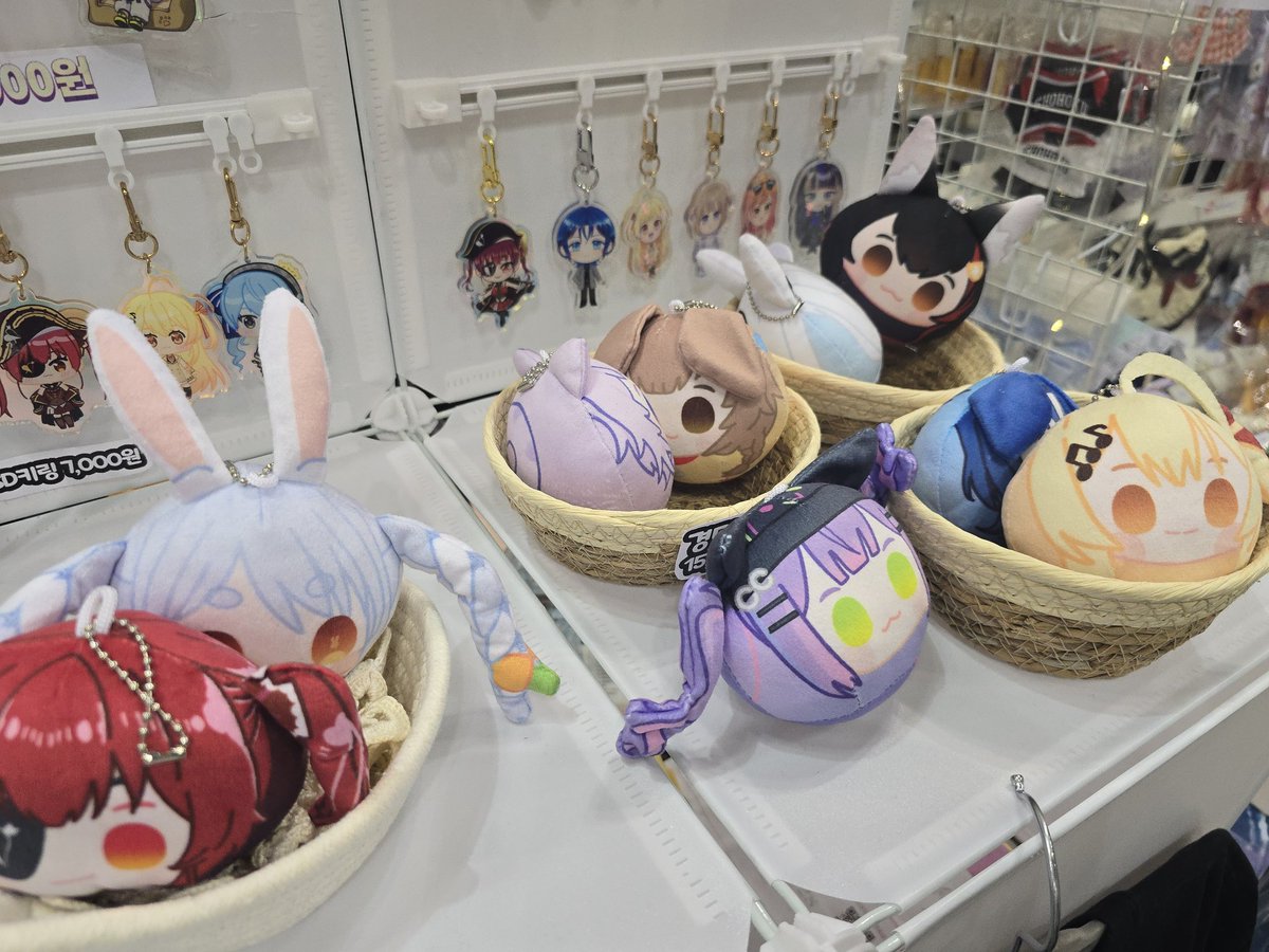 cmscmsakt's tweet image. 일페 처음와봄