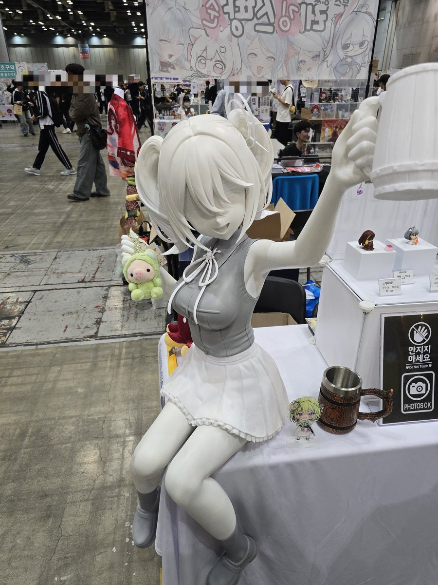 cmscmsakt's tweet image. 일페 처음와봄