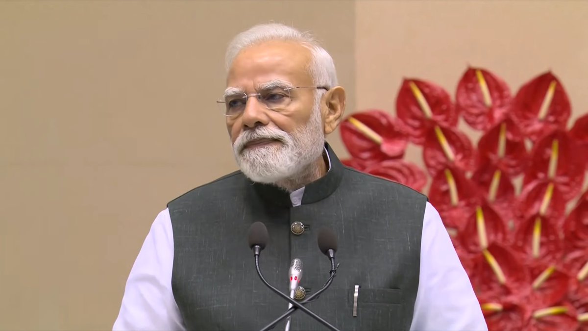 BJP4India's tweet photo. भारत रत्न कर्पूरी ठाकुर जी ने अपना पूरा जीवन समाज की सेवा और शिक्षा के विस्तार में लगाया। 

उनके नाम पर बनने वाली skill university, उसी सपने को आगे बढ़ाने का सशक्त माध्यम बनेगी।

-पीएम @narendramodi https://t.co/knmSVeNcR1