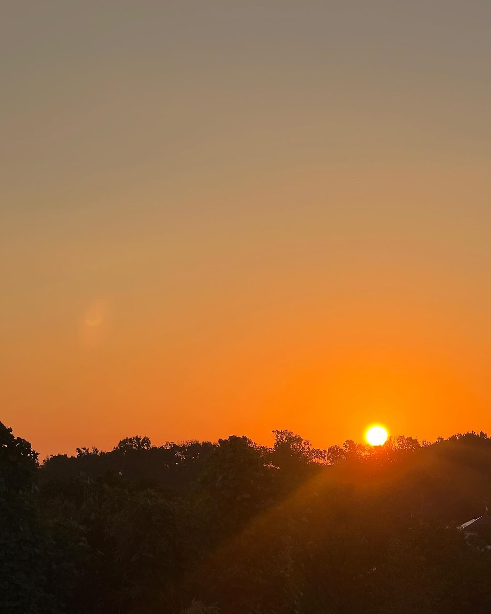 天気が悪い時も、自分をリラックスさせる素敵な時間ですよね〜☺️

明日は頑張りましょう！💪

（写真と文案は全く関係ありません）