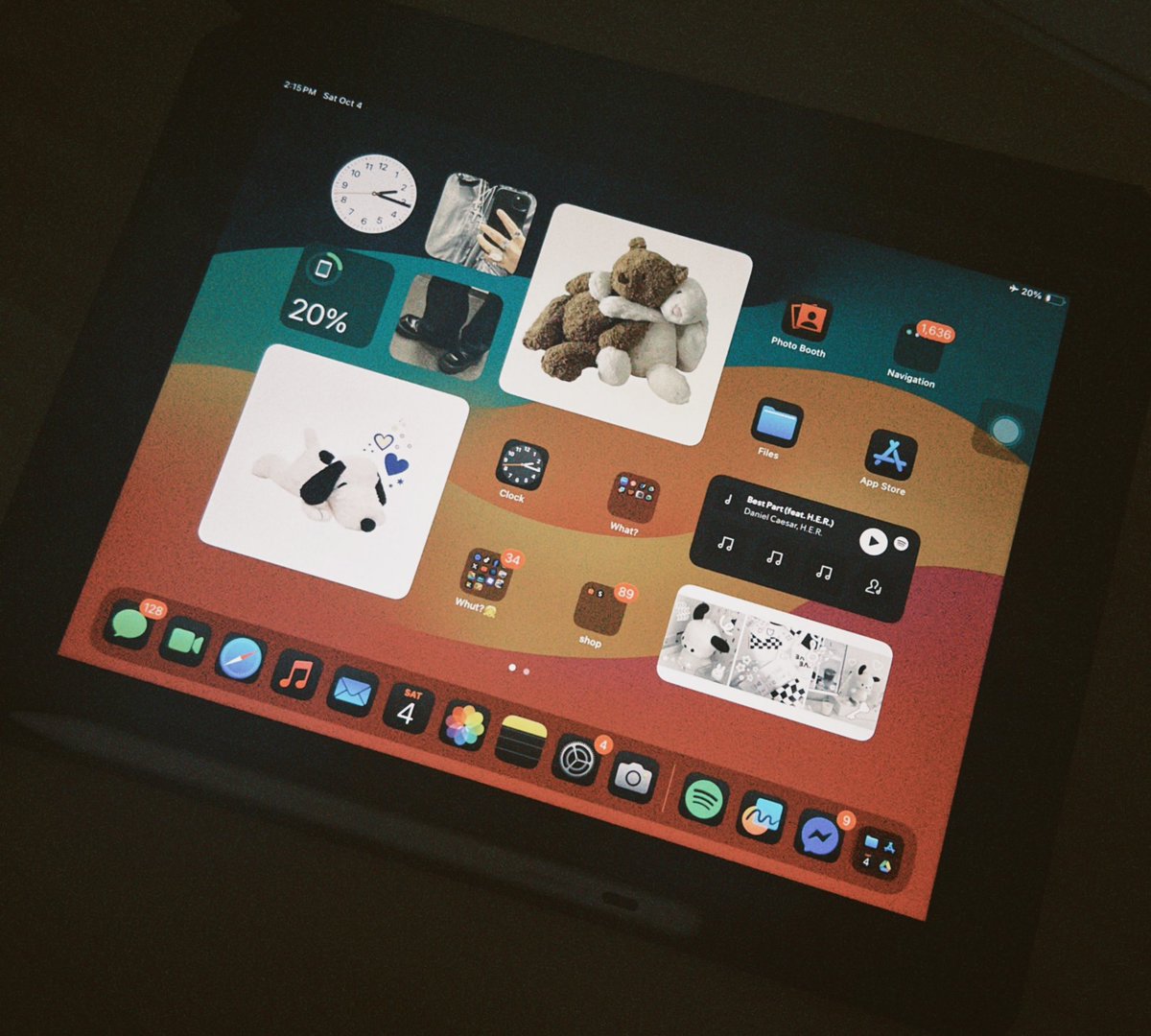 mochiesim's tweet photo. wts lfb 

ipad 9th gen
- 9.5k very negotiable^^
- 64gb wifi only
- less 1 yr old
- no issue (good for ml and codm! also for notes)
- has sticker sa likod kaya wala gasgas
- can reserve for a month with 1k dp!>_<

inclus: 2 cases, box, connector
rfs. will upgrade https://t.co/vX99YrKm9O