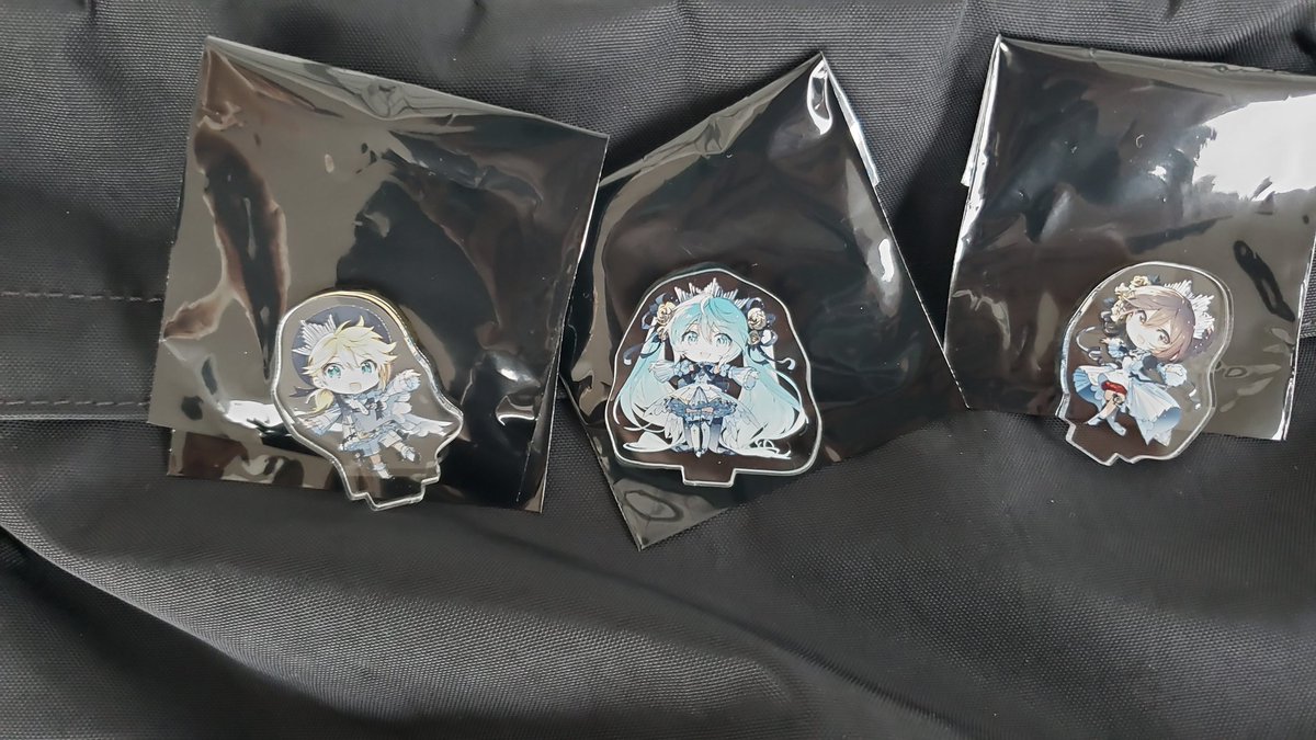 chappy6821's tweet photo. 交換　初音ミクシンフォニー　
アクリルスタンド
譲　写真
求　KAITO
会場近くにいます、可能な方お願いします。 https://t.co/eoE0Wnnu90