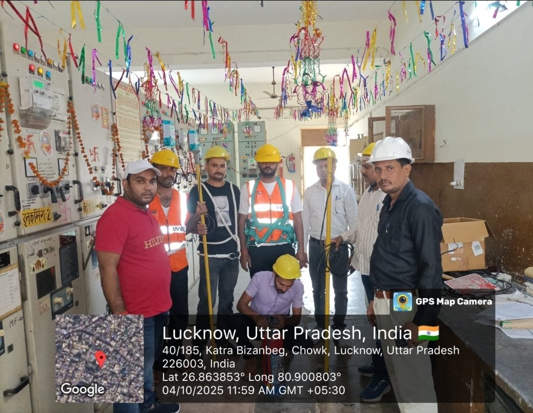 LkoSdo's tweet photo. लखनऊ मध्य क्षेत्र लखनऊ के चौक मंडल के ठाकुरगंज खंड के अंतर्गत चौपटिया उप केंद्र पर सभी कर्मचारियों को विद्युत सुरक्षा संबंधी प्रशिक्षण दिया गया एवं विद्युत सुरक्षा उपकरणों के प्रयोग  करने की जानकारी दी गई। @aksharmaBharat @EMofficeUP @EuddThakurganj @MVVNLHQ @MVVNLmd @SE_EUDC_CHO https://t.co/uA8bLKw0bV
