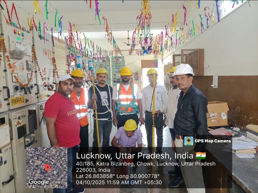 LkoSdo's tweet photo. लखनऊ मध्य क्षेत्र लखनऊ के चौक मंडल के ठाकुरगंज खंड के अंतर्गत चौपटिया उप केंद्र पर सभी कर्मचारियों को विद्युत सुरक्षा संबंधी प्रशिक्षण दिया गया एवं विद्युत सुरक्षा उपकरणों के प्रयोग  करने की जानकारी दी गई। @aksharmaBharat @EMofficeUP @EuddThakurganj @MVVNLHQ @MVVNLmd @SE_EUDC_CHO https://t.co/uA8bLKw0bV