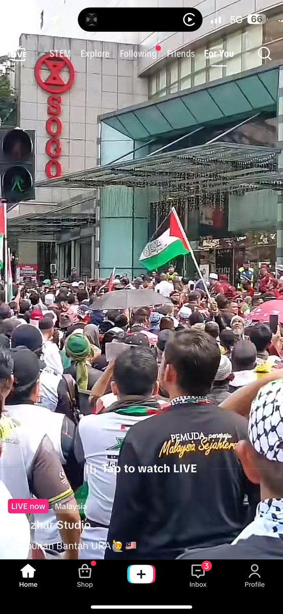 mirullxzmn's tweet photo. Ku sangkakan himpun pasal Palestine, lah tiber dipolitikkan, HAHAH pandai ambil kesempatan dalam kesempitan diorang ni, punyalah semangat bawak bendera Palestine tu semua, tiber borak politik. Apapun #FreePalestine #FreeSumud https://t.co/8PgufLBAAo