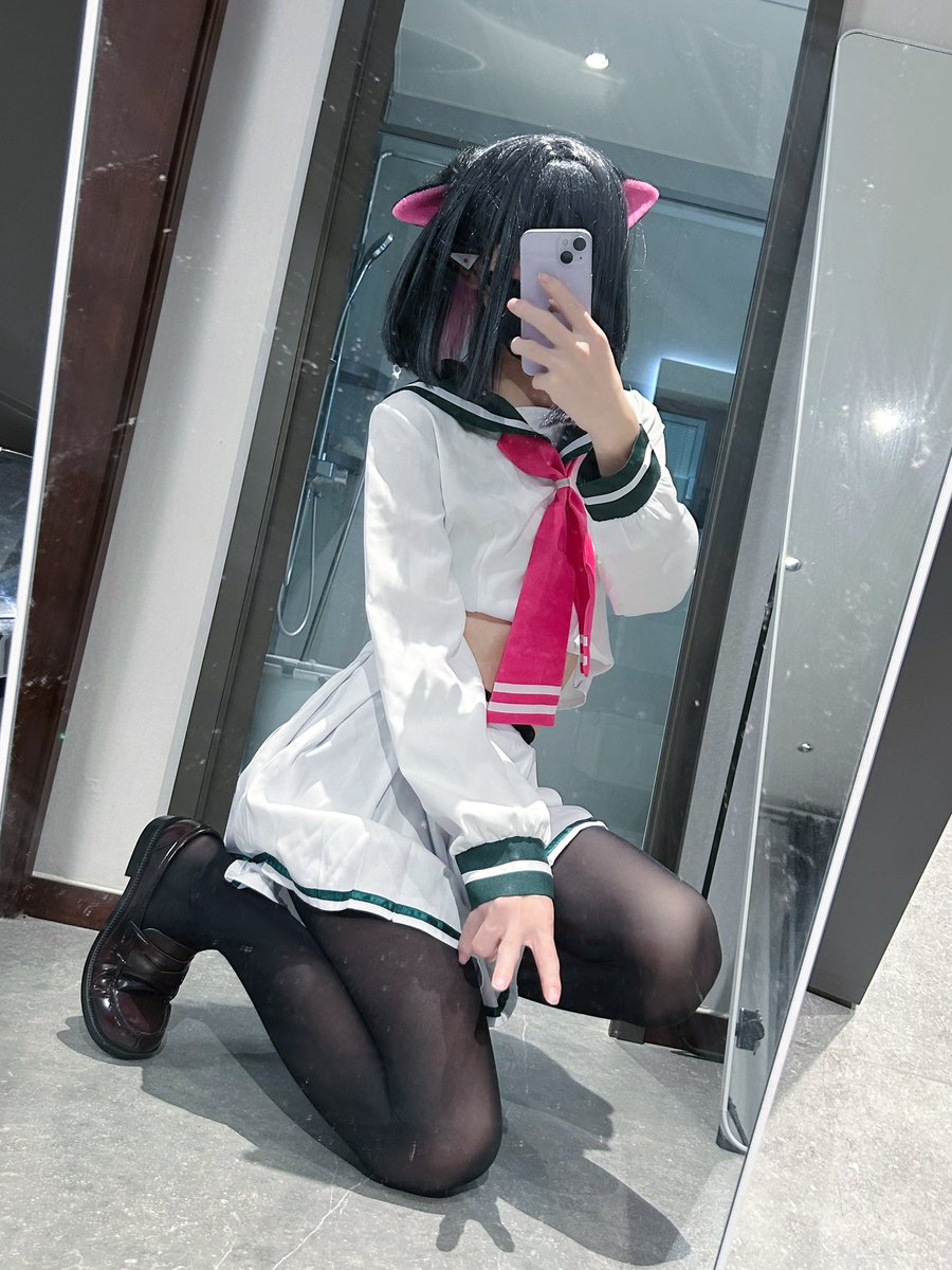Nagisa0v01210's tweet photo. 经典剪刀手哦耶 https://t.co/Z2stjpieNr
