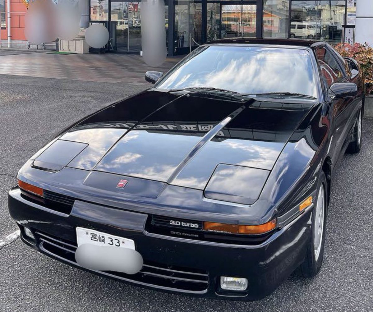 lorie_23's tweet photo. 高市総理、なんと昔は70スープラに乗っていたそうです！
この時代の名車に乗っていたなんてシブい…🔥

政治だけでなくクルマの趣味までカッコいい。
クルマ好きとしても応援したくなりますね！

#高市早苗 #70スープラ #Supra #名車 #クルマ好きと繋がりたい #日本の未来 https://t.co/Z1ETA04jOS