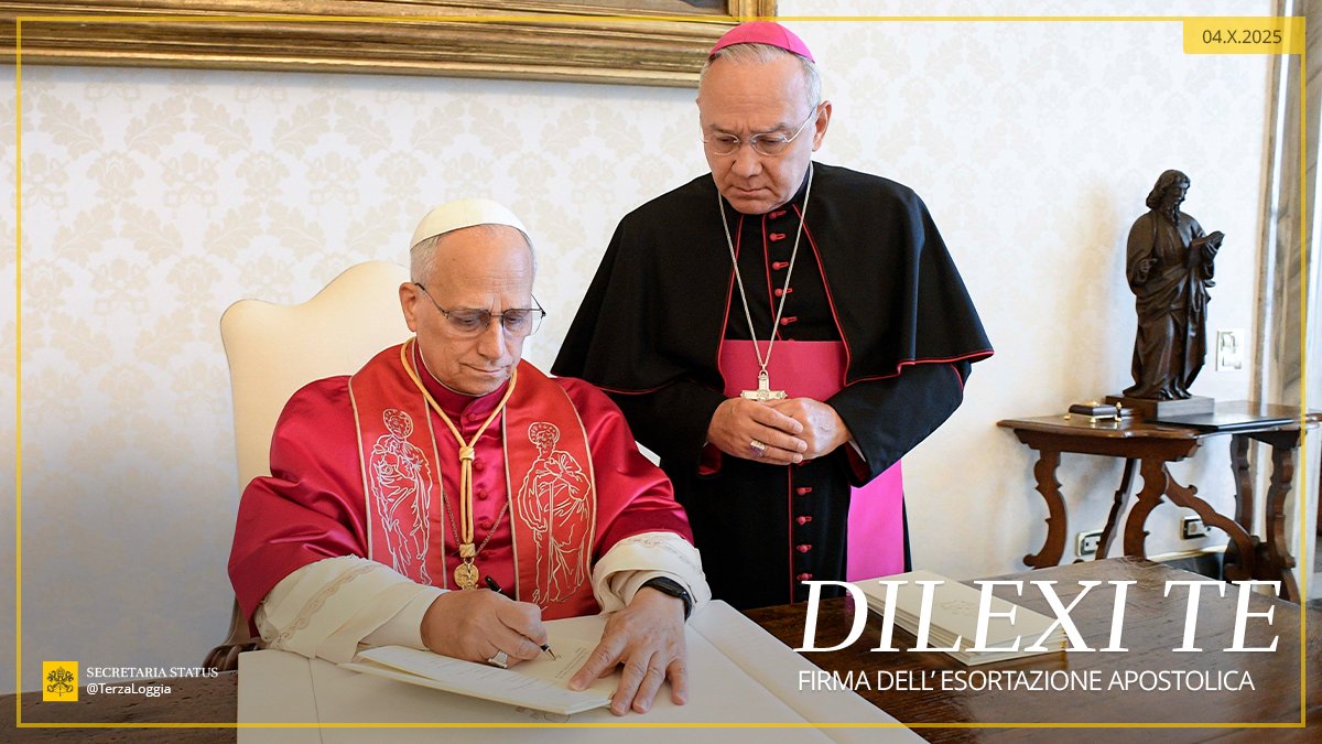Questa mattina, presso la Biblioteca privata del Palazzo Apostolico, il Santo Padre ha firmato l’Esortazione Apostolica Dilexi te, alla presenza di S.E. Mons. Edgar Peña Parra, Sostituto per gli Affari Generali della Segreteria di Stato.