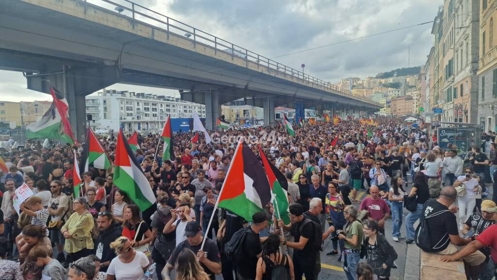 lucillaMasini2's tweet image. Caro Salvini, questi sono i ponti che ci piacciono!
#4ottobre #Flotilla #scioperonazionale #scioperogenerale