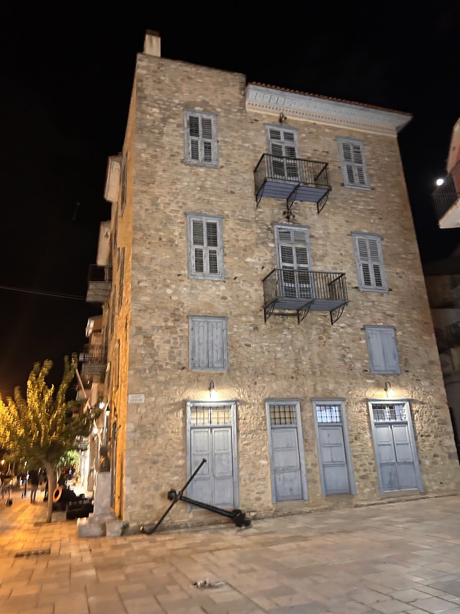 CHRISTINA VONIATIS tweet media