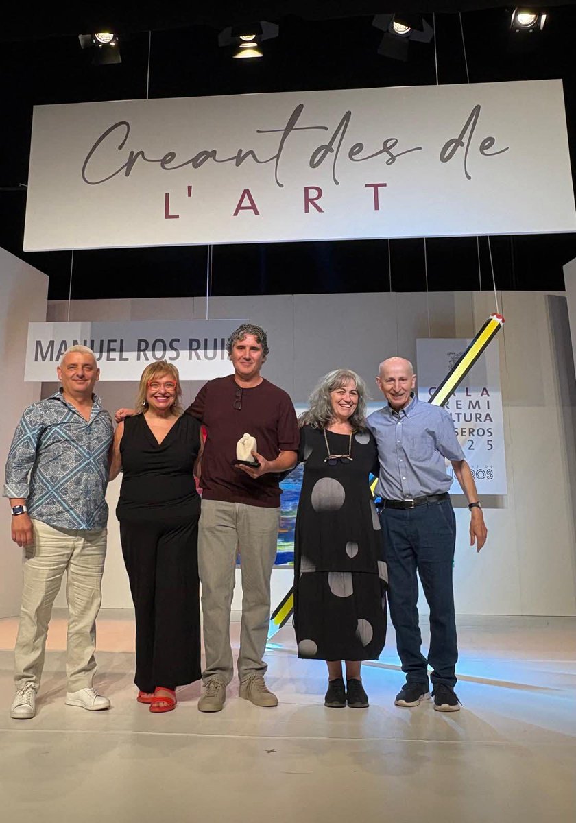 GemmaPasqual's tweet photo. Un honor compartir el premi Cultura de #Museros amb tantes persones estimades. Enguany, el club creix amb Manuel Ros Ruiz. Enhorabona! https://t.co/EPzYFmDfNi