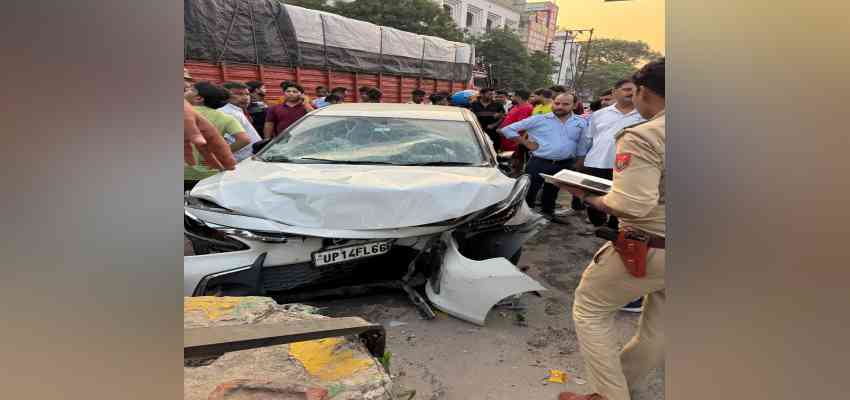 Khabarfast's tweet image. Ghaziabad Road Accident: मॉर्निंग वॉक निकले लोगों के तेज रफ्तार कार ने कुचला, 3 महिलाओं की दर्दनाक मौत, 1 पुरुष भी घायल

khabarfast.com/up-ghaziabad-r…

#GhaziabadRoadAccident  #SpeedKiller #MorningWalkTragedy #CarAccident #GTRoad #UttarPradeshNews #KhabarfastDigital