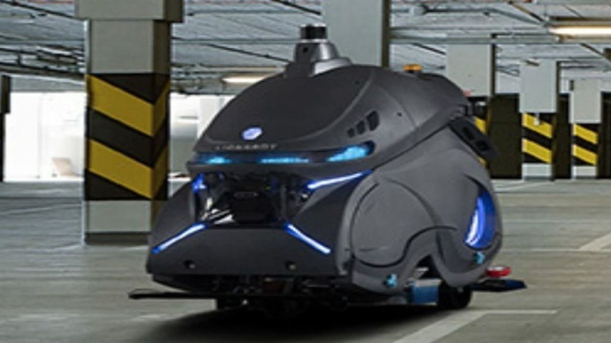 Technological revolution in cleaning: Drones and artificial intelligence The cleaning industry is using robotic solutions to address labor shortages. Technology is effective, showing robots complement, not replace, human workers. jpost.com/consumerism/ar…