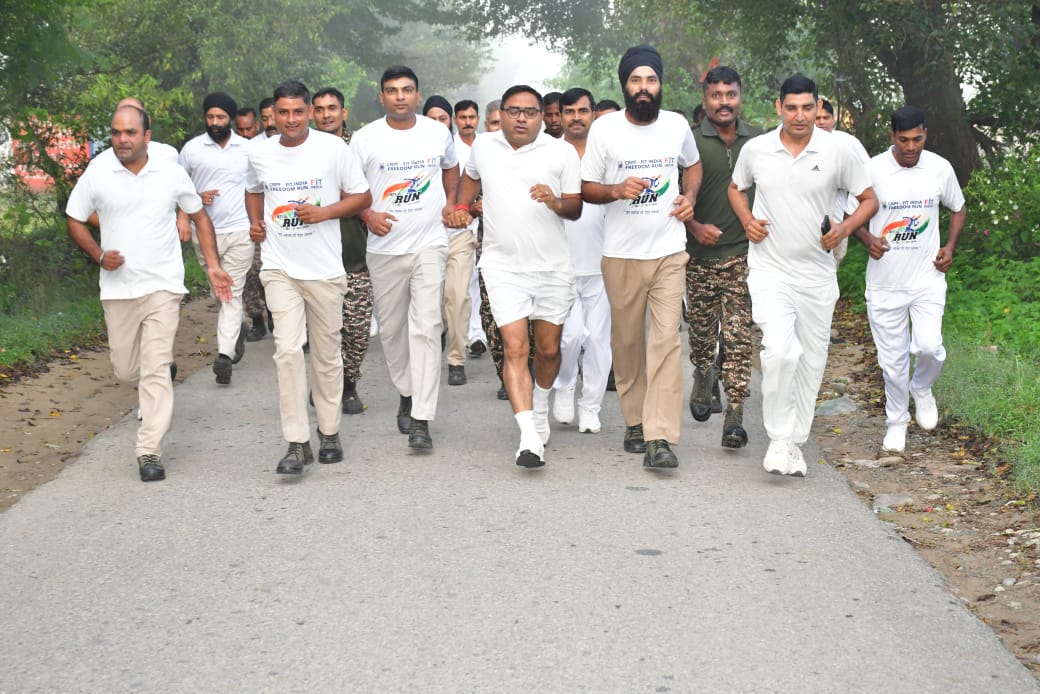 72Crpf's tweet photo. Today under the banner of #SWACHHTAANDSWASTHYA -#FITINDIAFREEDOMRUN 6.0 program was organised at unit HQ, in which officers and Jawans of BN participated with full enthusiasm.
@crpfindia 
@HMOIndia
@PIBHomeAffairs
@PMOIndia
@SwachhBharatGov
@swachhbharat https://t.co/wVfWRhaQ7f