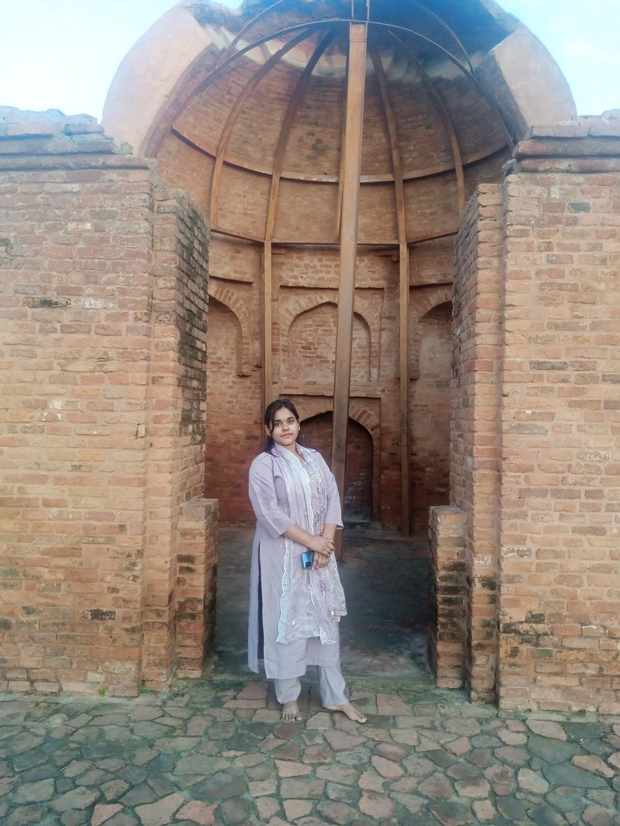 लिखते हैं अंधविश्वास के खिलाफ लोग समझ जाते भगवान के खिलाफ क्या भगवान ही अंधविश्वास है।