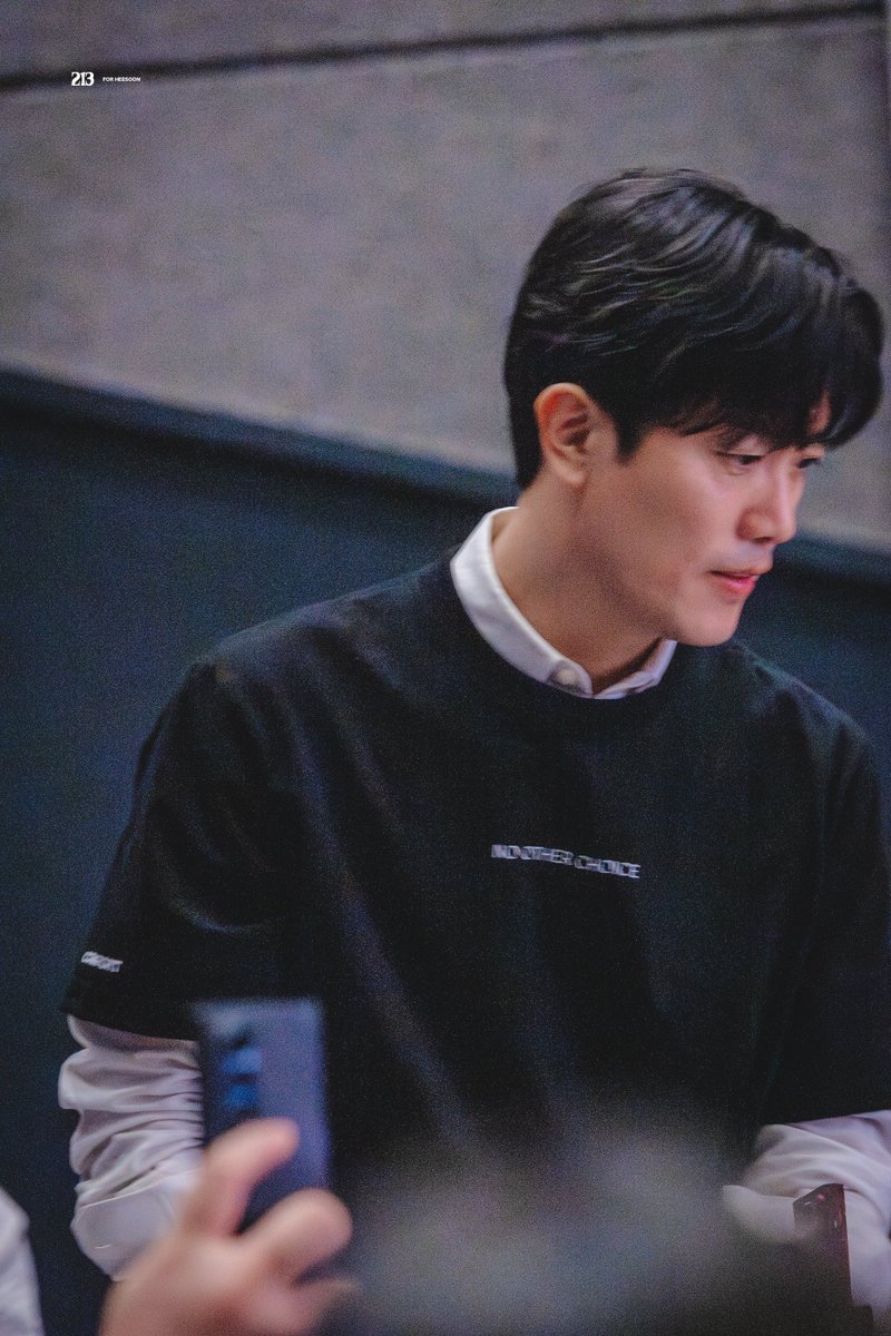 213__soon's tweet photo. 251003 어쩔수가없다 무대인사  

박희순 퍼스널컬러 무대인사 
#박희순 #ParkHeeSoon #어쩔수가없다 https://t.co/MzFtIGHRjo